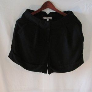 Jennifer Lopez Women's Black Dress Shorts Zipper & 2 Waist Hook & Eye Cl…